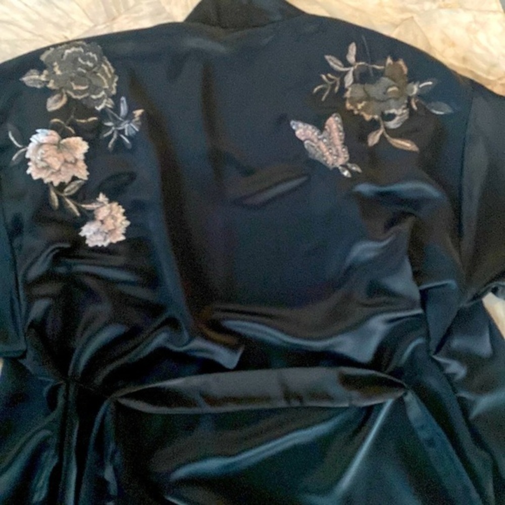 Victoria’s‎ Secret Shanghai Embroider Robe XS/S - Picture 11 of 12